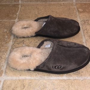 Never Worn Men’s Ugg Slipper